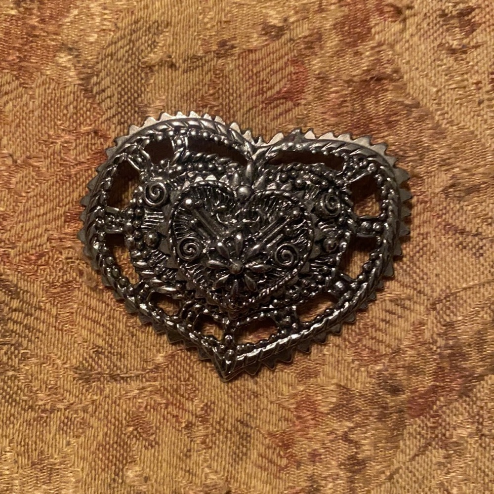 Brooches - Picture 3 of 4